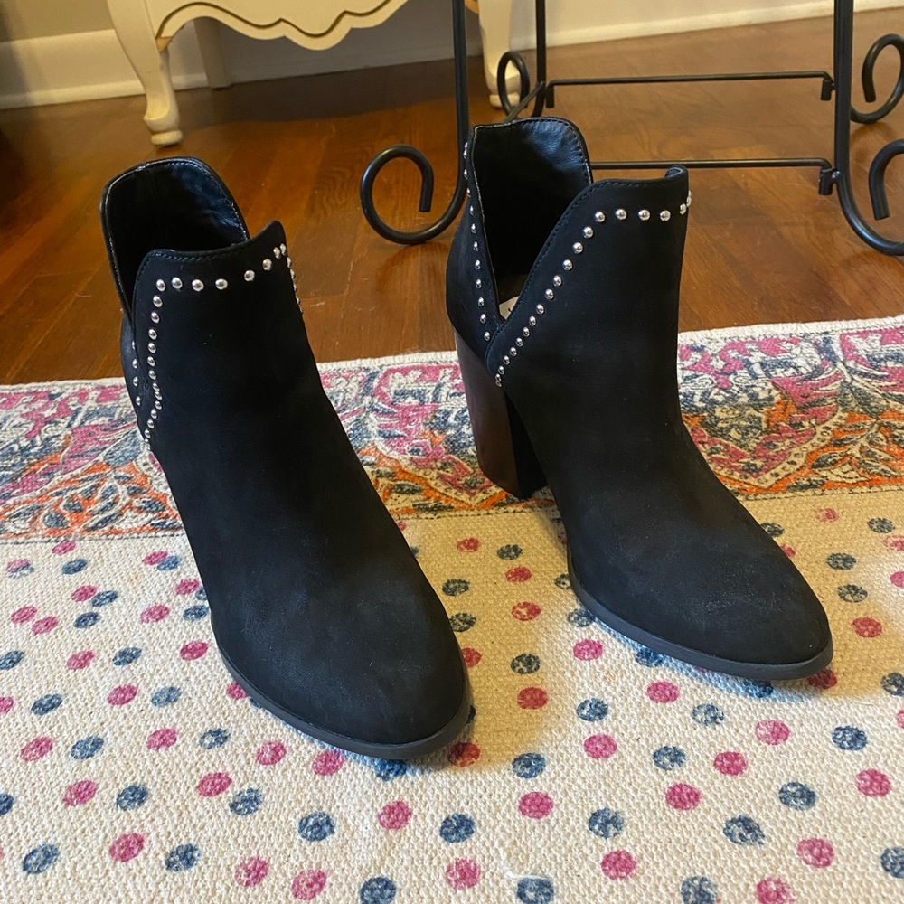 Steve Madden Perla Black Booties. Size 7
